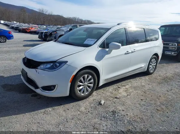 2C4RC1BG4JR246538 2018 CHRYSLER PACIFICA - Image 2