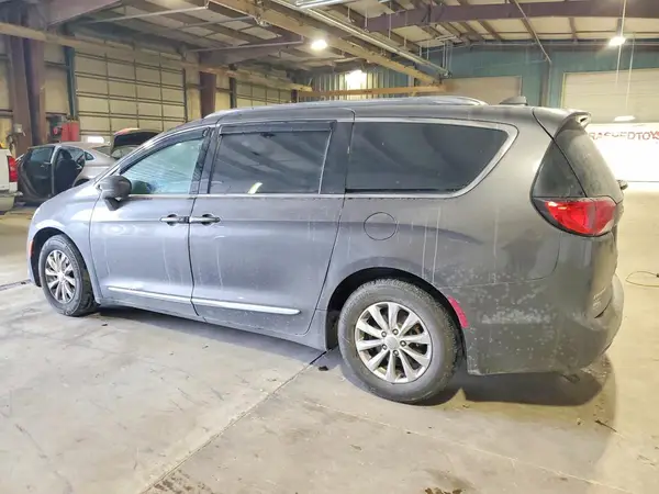 2C4RC1BG4JR257278 2018 CHRYSLER PACIFICA - Image 2