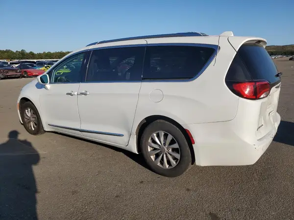 2C4RC1BG4JR262030 2018 CHRYSLER PACIFICA - Image 2