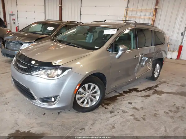 2C4RC1BG4JR287784 2018 CHRYSLER PACIFICA - Image 2