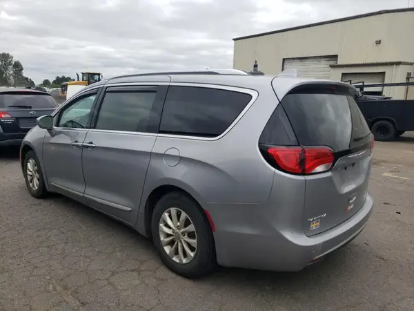 2C4RC1BG4JR290488 2018 CHRYSLER PACIFICA - Image 2