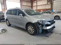 2C4RC1BG4JR294752 2018 CHRYSLER PACIFICA