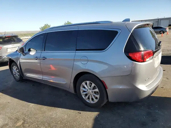 2C4RC1BG4JR295254 2018 CHRYSLER PACIFICA - Image 2