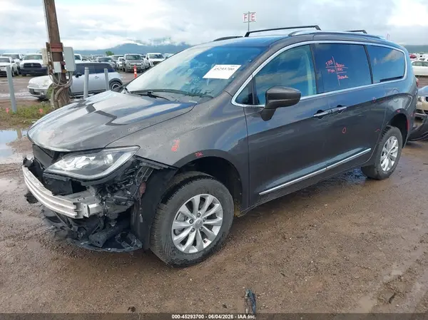 2C4RC1BG4JR306673 2018 CHRYSLER PACIFICA - Image 2