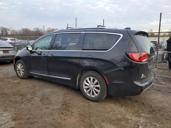 2C4RC1BG4JR352827 2018 CHRYSLER PACIFICA - Image 2