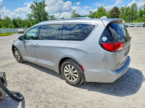 2C4RC1BG4JR356067 2018 CHRYSLER PACIFICA - Image 2