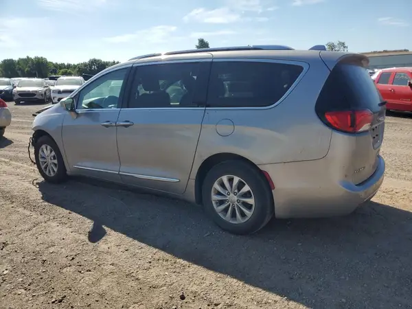 2C4RC1BG4KR507135 2019 CHRYSLER PACIFICA - Image 2