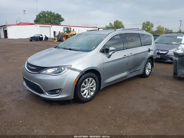 2C4RC1BG4KR537347 2019 CHRYSLER PACIFICA - Image 2