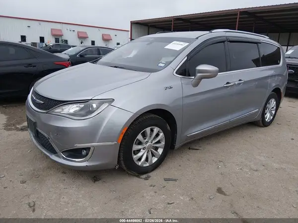 2C4RC1BG4KR540085 2019 CHRYSLER PACIFICA - Image 2