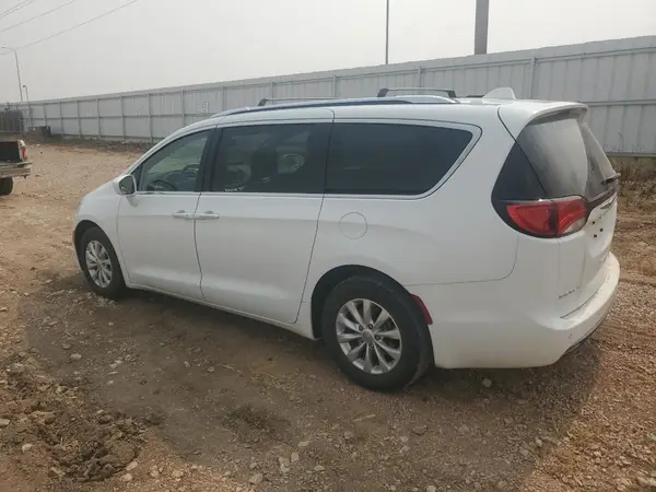 2C4RC1BG4KR549840 2019 CHRYSLER PACIFICA - Image 2