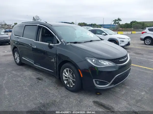 2C4RC1BG4KR559977 2019 CHRYSLER PACIFICA - Image 1