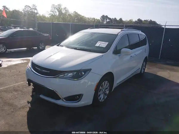 2C4RC1BG4KR588542 2019 CHRYSLER PACIFICA - Image 2