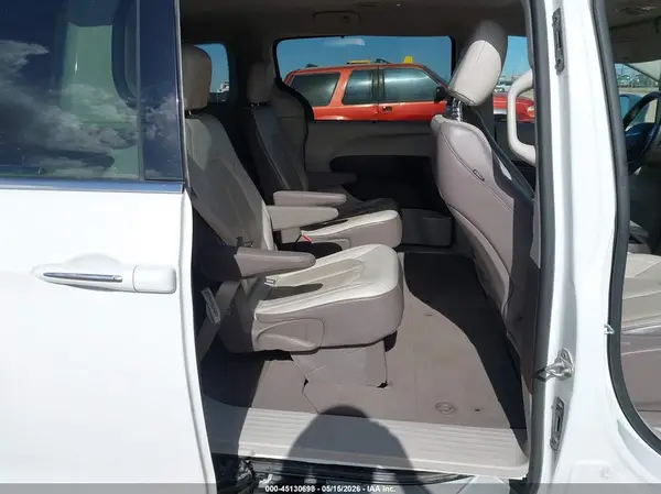 2C4RC1BG4KR592784 2019 CHRYSLER PACIFICA - Image 8