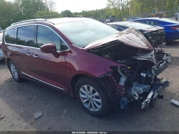 2C4RC1BG4KR596866 2019 CHRYSLER PACIFICA - Image 1