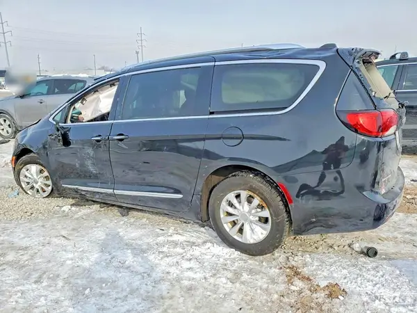 2C4RC1BG4KR597161 2019 CHRYSLER PACIFICA - Image 2