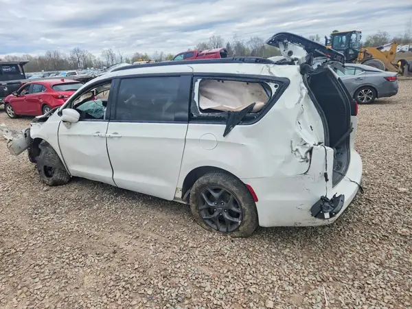 2C4RC1BG4KR604979 2019 CHRYSLER PACIFICA - Image 2