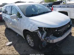 2C4RC1BG4KR650621 2019 CHRYSLER PACIFICA
