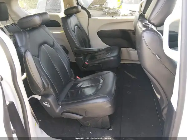 2C4RC1BG4KR650621 2019 CHRYSLER PACIFICA - Image 8