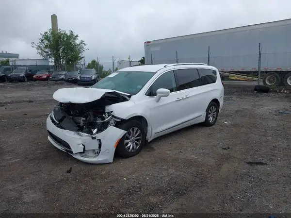 2C4RC1BG4KR652224 2019 CHRYSLER PACIFICA - Image 2