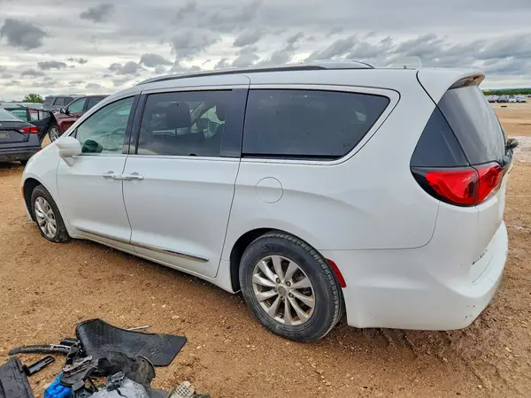 2C4RC1BG4KR665720 2019 CHRYSLER PACIFICA - Image 2