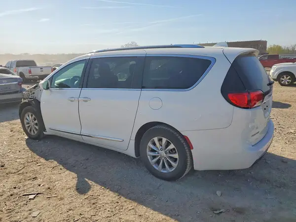 2C4RC1BG4KR680766 2019 CHRYSLER PACIFICA - Image 2