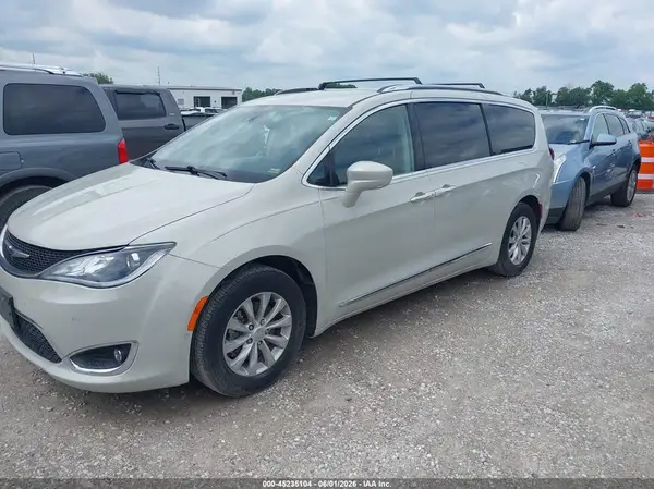 2C4RC1BG4KR686230 2019 CHRYSLER PACIFICA - Image 2