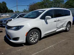 2C4RC1BG4KR698295 2019 CHRYSLER PACIFICA