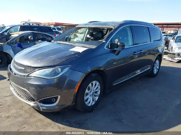 2C4RC1BG4KR700739 2019 CHRYSLER PACIFICA - Image 2
