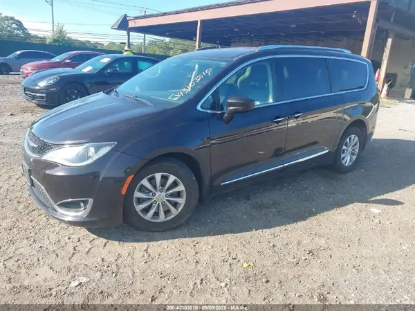 2C4RC1BG4KR715239 2019 CHRYSLER PACIFICA - Image 2