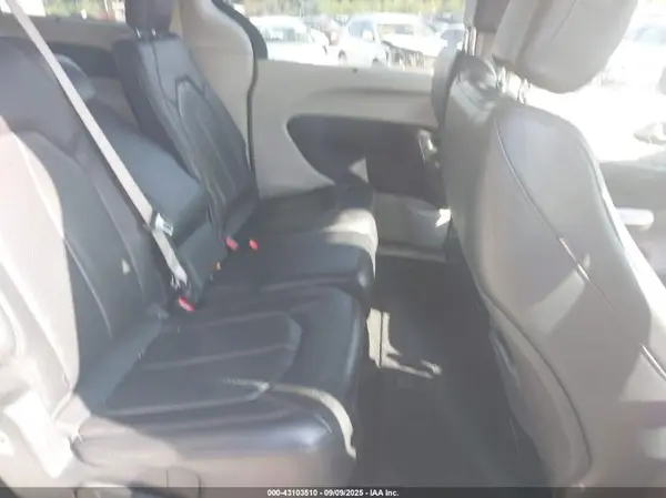 2C4RC1BG4KR715239 2019 CHRYSLER PACIFICA - Image 8