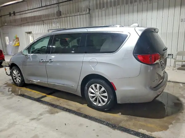 2C4RC1BG4KR731179 2019 CHRYSLER PACIFICA - Image 2