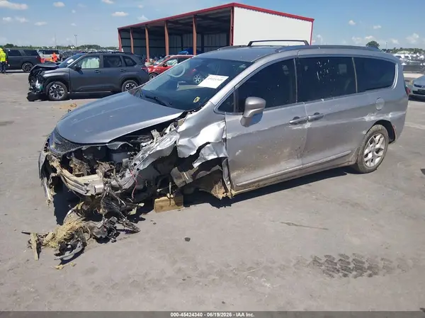 2C4RC1BG4LR113734 2020 CHRYSLER PACIFICA - Image 2