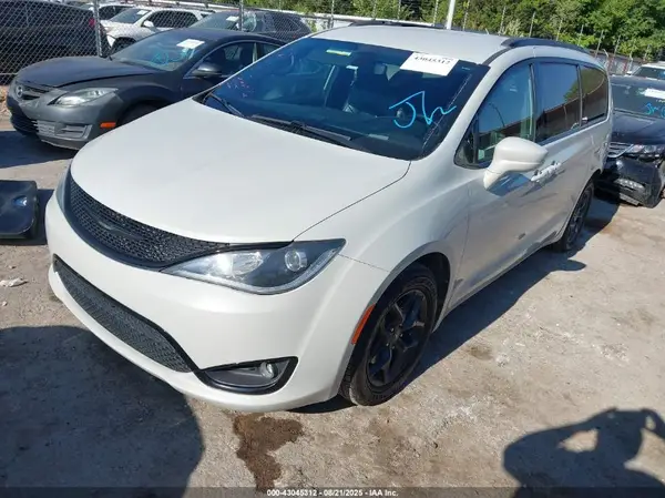 2C4RC1BG4LR250527 2020 CHRYSLER PACIFICA - Image 2