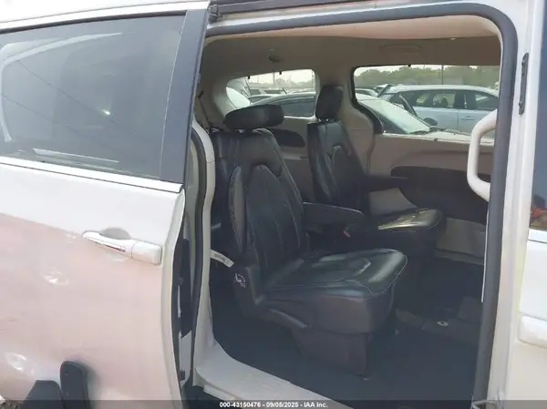 2C4RC1BG4MR584509 2021 CHRYSLER PACIFICA - Image 8