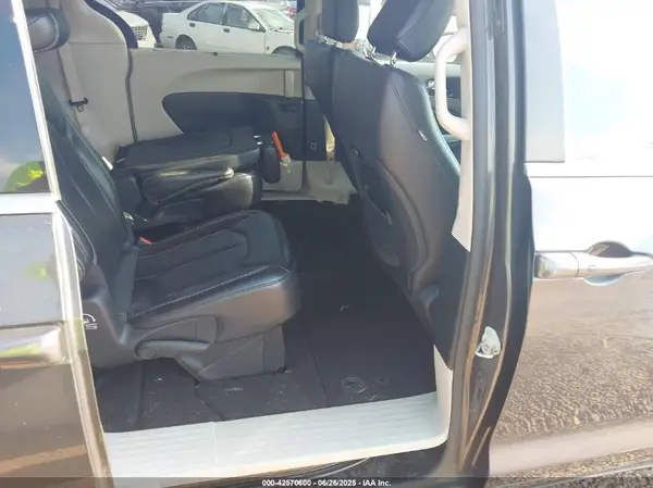 2C4RC1BG4NR122162 2022 CHRYSLER PACIFICA - Image 8