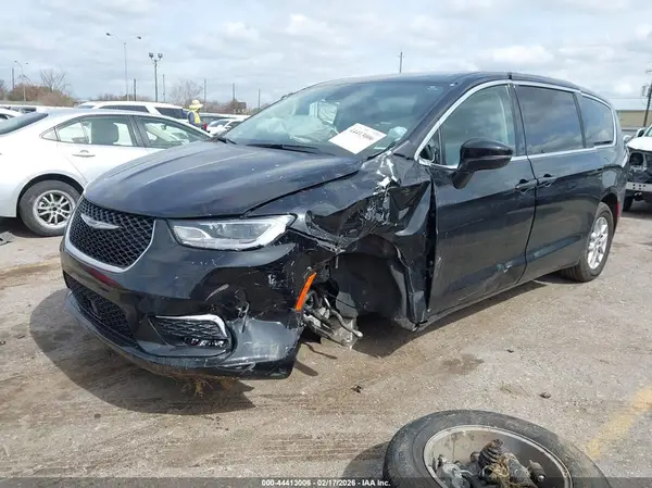 2C4RC1BG4PR508048 2023 CHRYSLER PACIFICA - Image 2