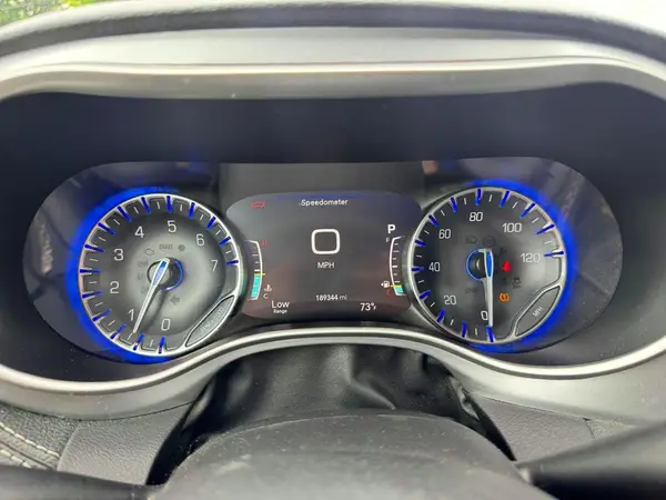 2C4RC1BG4PR516926 2023 CHRYSLER PACIFICA - Image 8