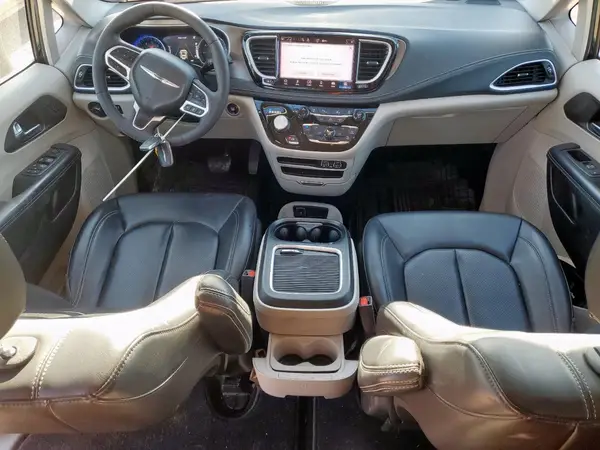 2C4RC1BG4PR519468 2023 CHRYSLER PACIFICA - Image 8