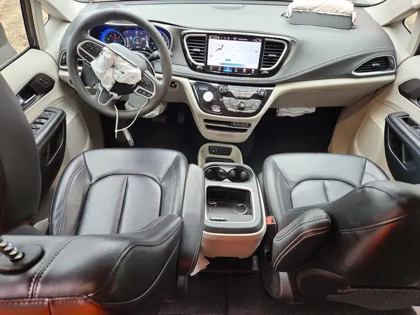 2C4RC1BG4PR522080 2023 CHRYSLER PACIFICA - Image 8