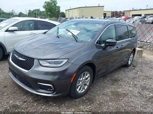 2C4RC1BG4PR530454 2023 CHRYSLER PACIFICA - Image 2