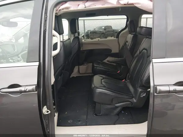 2C4RC1BG4PR546461 2023 CHRYSLER PACIFICA - Image 8