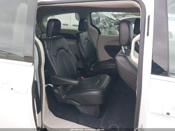 2C4RC1BG4PR550039 2023 CHRYSLER PACIFICA - Image 8