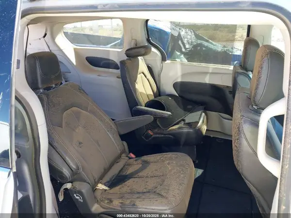 2C4RC1BG4PR560943 2023 CHRYSLER PACIFICA - Image 8