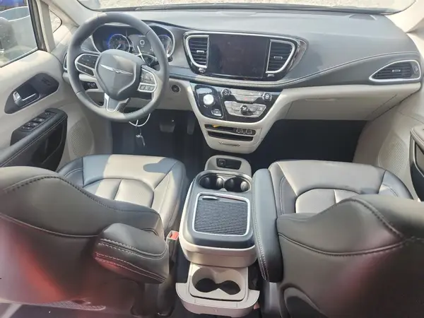 2C4RC1BG4PR572381 2023 CHRYSLER PACIFICA - Image 8