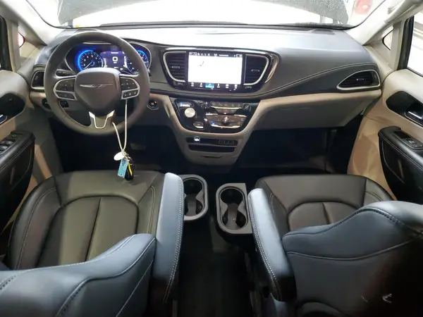 2C4RC1BG4PR574843 2023 CHRYSLER PACIFICA - Image 8