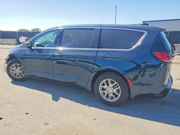 2C4RC1BG4PR591805 2023 CHRYSLER PACIFICA - Image 2