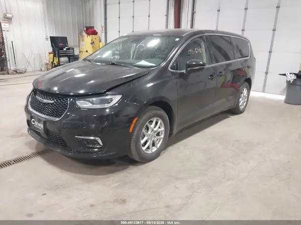 2C4RC1BG4PR596793 2023 CHRYSLER PACIFICA - Image 2