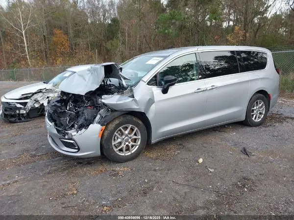 2C4RC1BG4RR171948 2024 CHRYSLER PACIFICA - Image 2