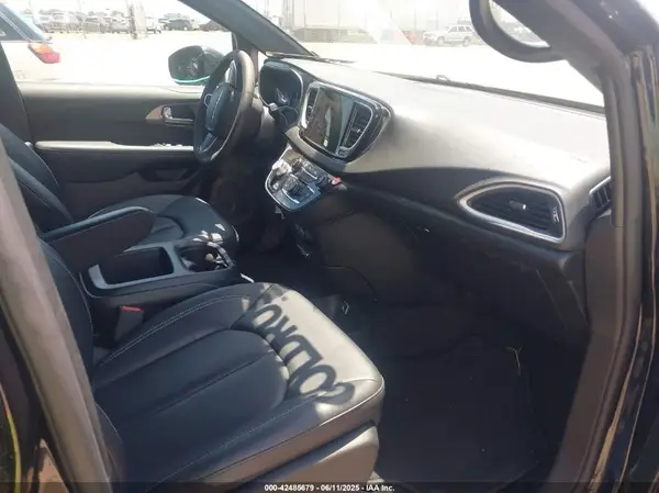 2C4RC1BG4SR520693 2025 CHRYSLER PACIFICA - Image 1