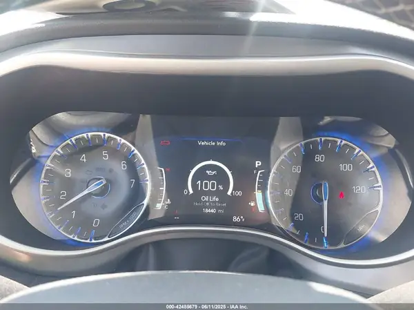 2C4RC1BG4SR520693 2025 CHRYSLER PACIFICA - Image 2
